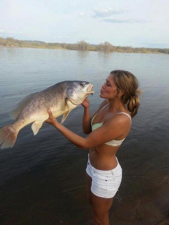 Fish - 36-girlsfishing.jpg